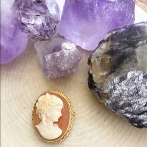 14K Gold - Victorian Cameo Estate pin/pendant